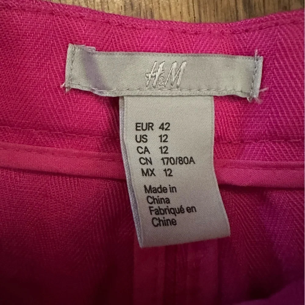 H&M Fuchsia pink bright Trousers size 12 linen blend flat front NWT causal